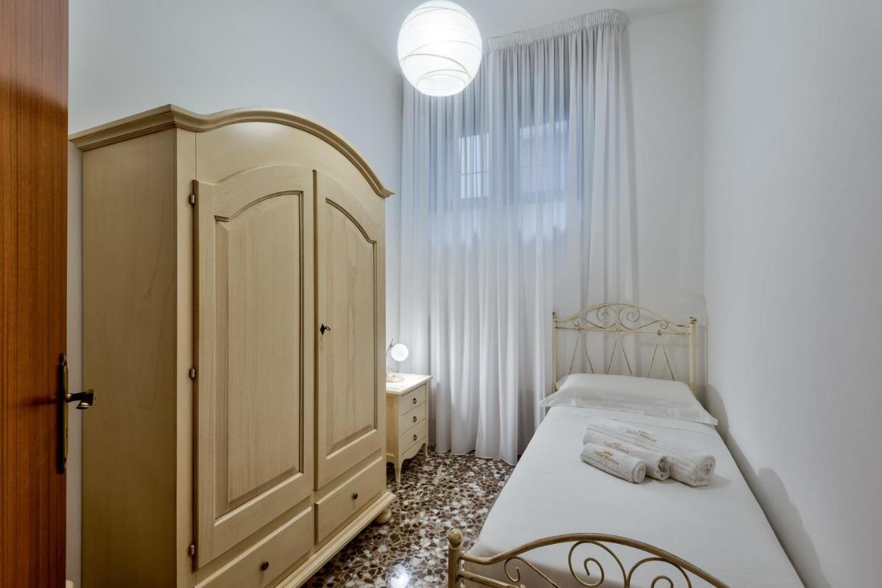 Casa Vacanza Binario 35 Чельє-Мессапіка Екстер'єр фото